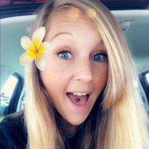 Meet your Posher, Danielle